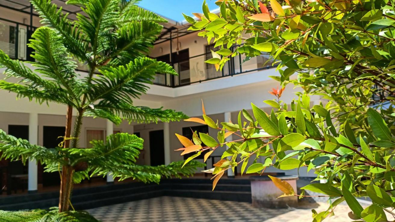 Koshy'S Beach Front Homestay Марарикулам Экстерьер фото