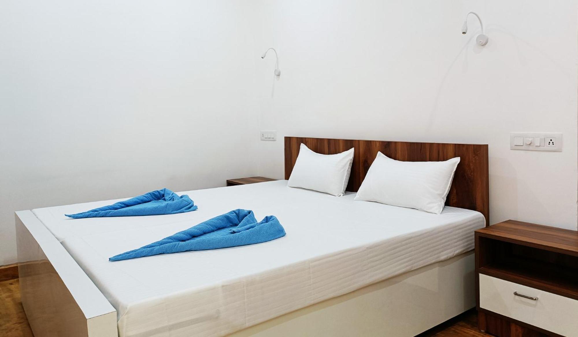 Koshy'S Beach Front Homestay Марарикулам Экстерьер фото