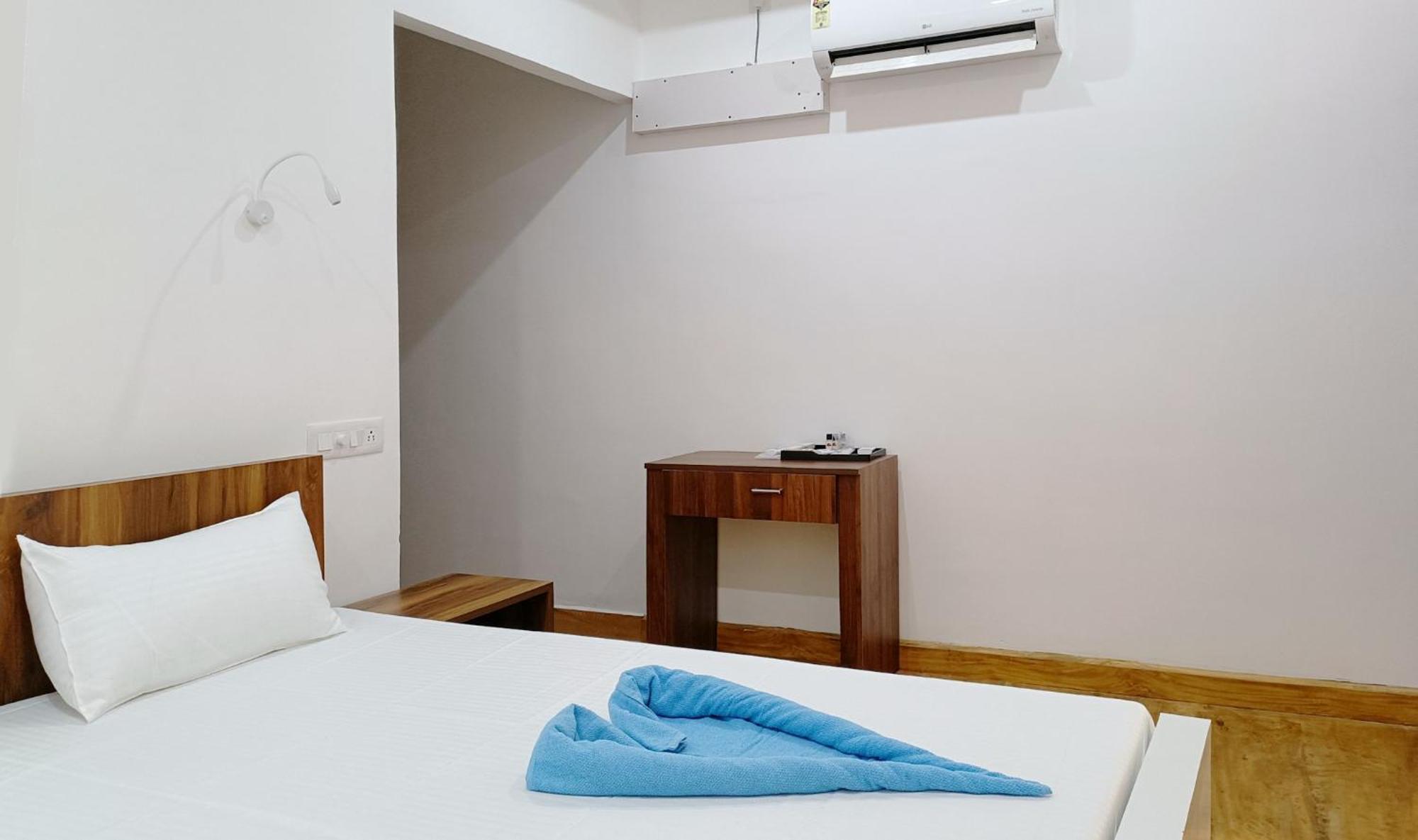 Koshy'S Beach Front Homestay Марарикулам Экстерьер фото