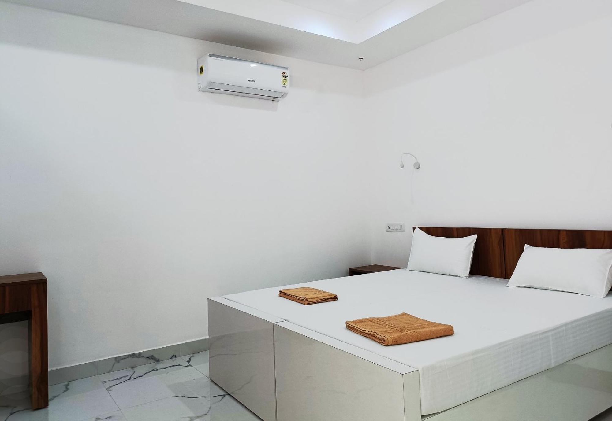 Koshy'S Beach Front Homestay Марарикулам Экстерьер фото